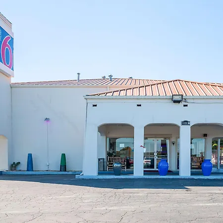 Motel 6-Round Rock, Tx