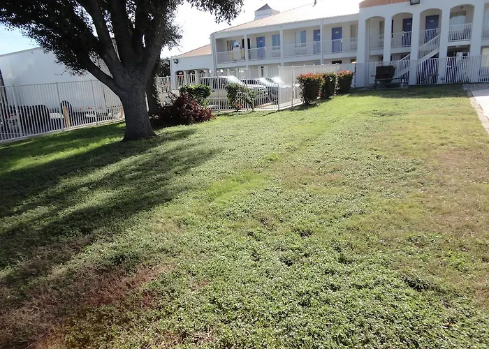 6-round Rock, Tx Hotel 3*